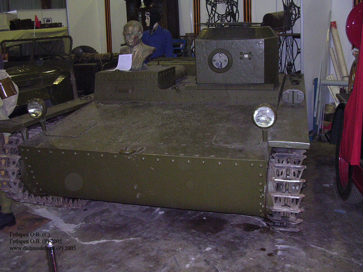 Плавающая танкетка Т-38 с пулеметом ДТ